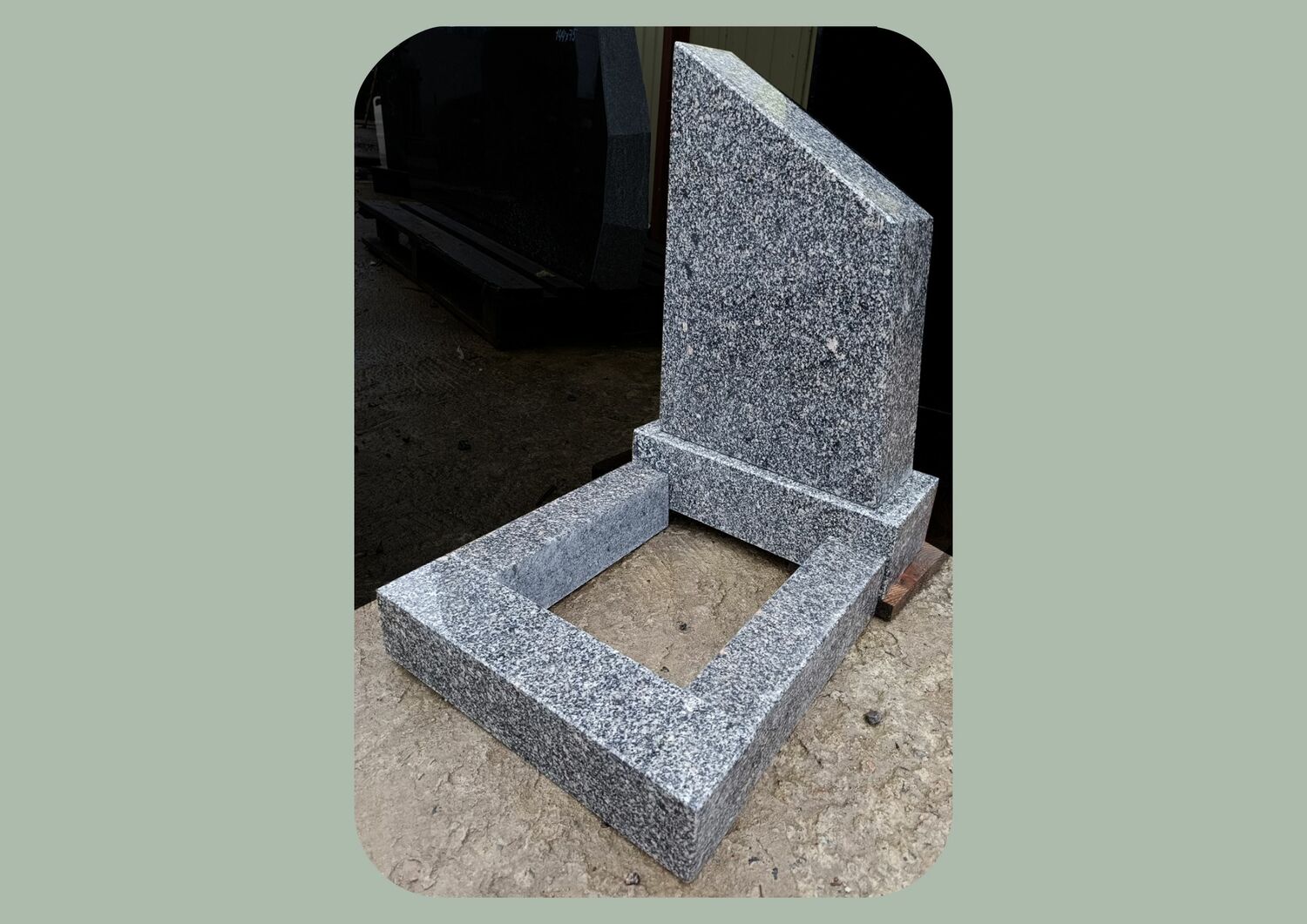 стела 45*30*12, подставка 37*15*10, цветник 37*37