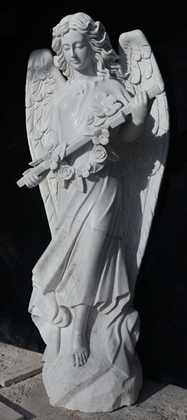 Ангел с крестом в руках (фото 2)