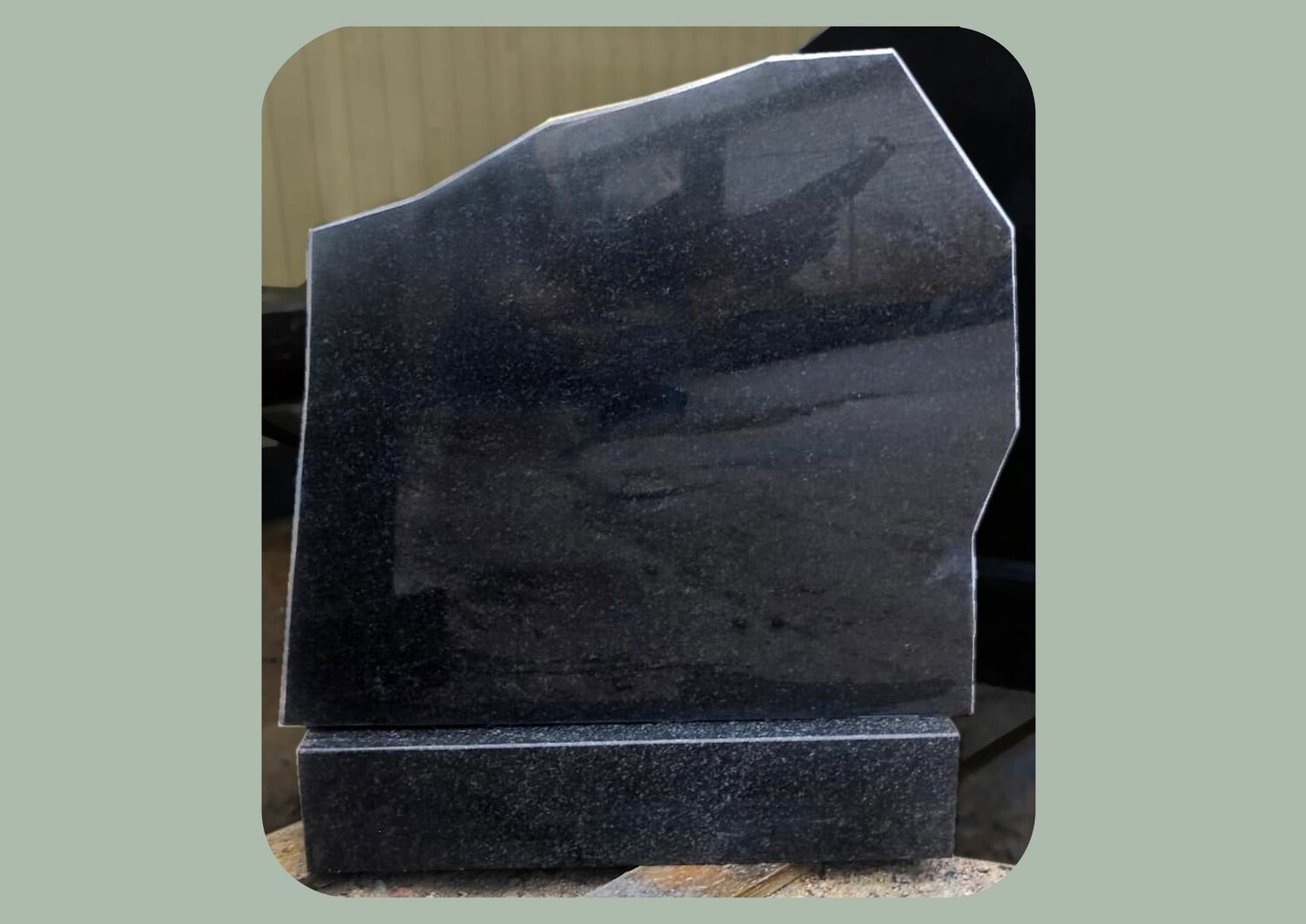 СКАЛА 49*54, ПОДСТАВКА 50*22*10